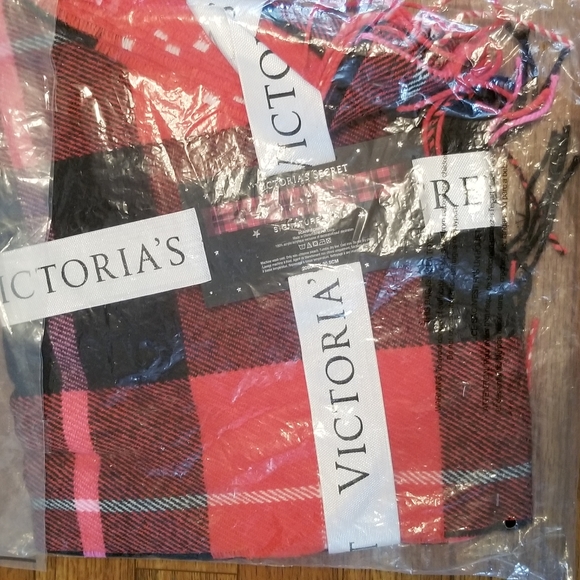 NEW, VS PINK, WINTER ANGEL LOVE BUFFALO - Picture 4 of 5